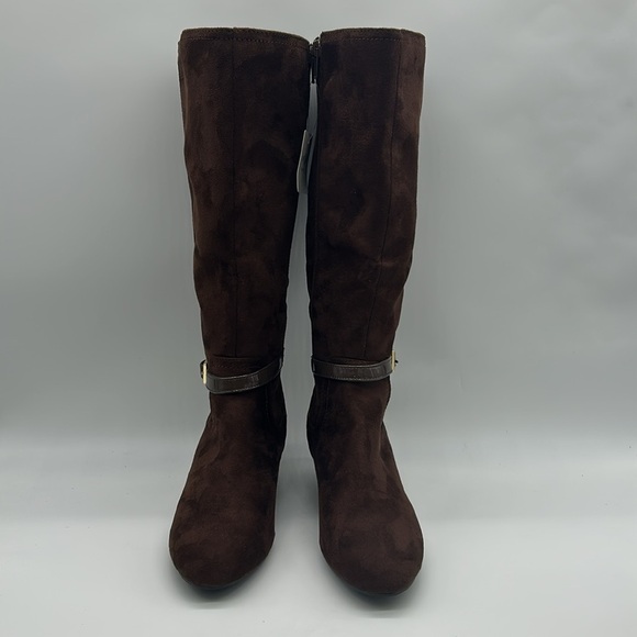 2529- East 5th Brown Over the Knee Boots Wedge Heel & Buckle Strap Size 7M NWT - Picture 4 of 10